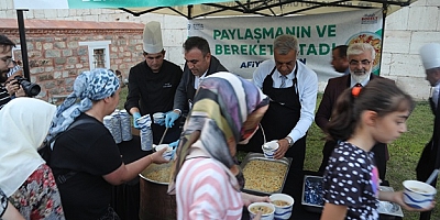 Bursa Mevlevihanesi’nde Aşure Merasimi