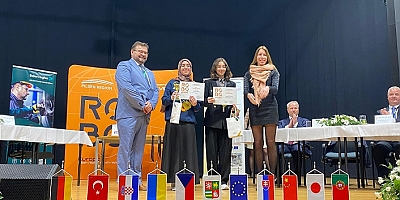 Bursalı Öğrencilerden Çekya’da Robotik Başarısı 