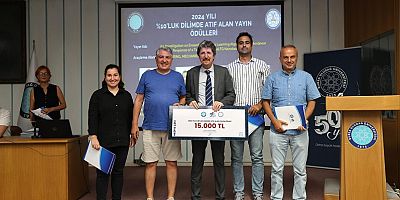 BUÜ’de Başarılı Akademisyenler Ödüllendiriliyor