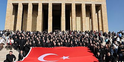 Büyükşehir Ata'sının Huzurunda