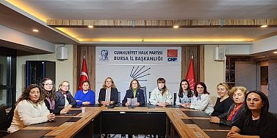 CHP'li Kadınlardan 20 Kasım Çocuk Günün 'de AKP İktidarına Tepki 