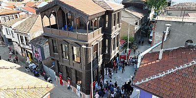 Cumhuriyet Galerisi Kapılarını Açıyor