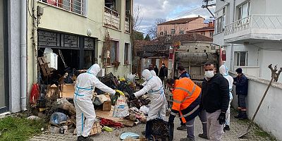 Görükle’de İki Katlı Çöp Ev Temizlendi