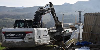 İznik Belediyesi Tarım Arazilerindeki Kaçak Yapılara Karşı Harekete Geçti