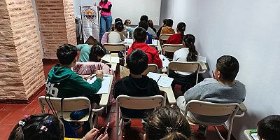 Kadın ve Çocuk Dayanışma Merkezi’nde İngilizce Derslerine Yoğun İlgi