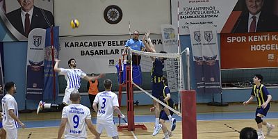 Karacabey Belediyespor Fenerbahçe'ye Set Vermedi 