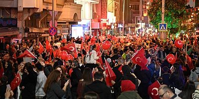 Karacabey'de Cumhuriyet Coşkusu Sokaklara Taştı