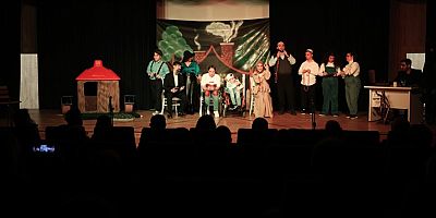 'Miras Değil Mübarek’ Tiyatro Oyunu İkinci Gösterimiyle Büyük Beğeni Topladı