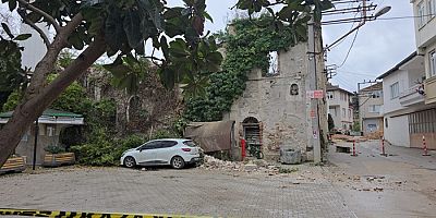 Mudanya’da Bakımsız Tarihi Kilise Duvarı Çöktü