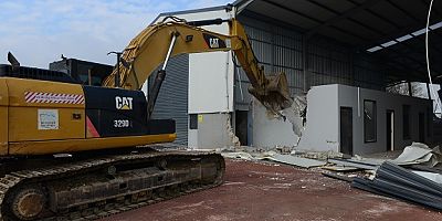 Nilüfer’de 2 Kaçak Yapı Yıkıldı