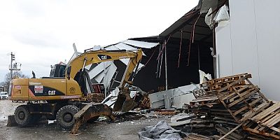 Nilüfer’de 3 Yıkım Birden