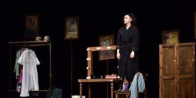 Ödüllü ‘Yan Rol’ Bursa'da Ayakta Alkışlandı