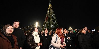 Osmangazi’de Çizik Grubu Festivale Renk Kattı