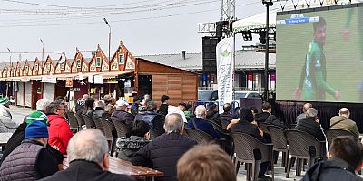 Osmangazi Meydanı’nda Bursaspor Coşkusu Yaşandı