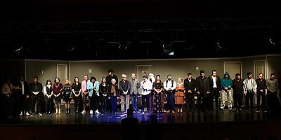 Özgür Aksoy Tiyatro Günleri'ne Görkemli Final