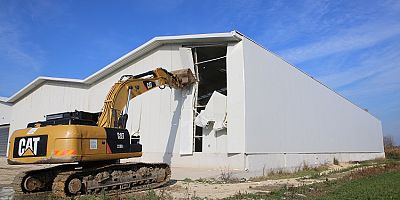 Tahtalı’da Kaçak Depo Yıkıldı