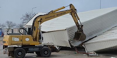 Tarım Arazisi Üzerindeki Kaçak Depo Yıkıldı