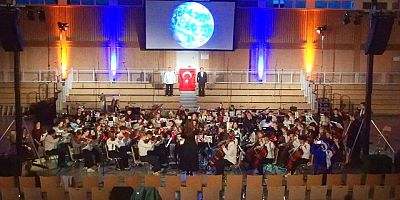 Türkiye'yi Tek Başına Temsil Eden Bursa Zeki Müren Güzel Sanatlar Lisesi  Almanya'da Parladı