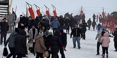 Uludağ’ın Zirvesine Turist Akını