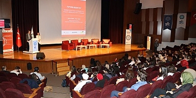 Yabancı Diller MYO’dan Dil eğitimini Teşvik Edecek Program