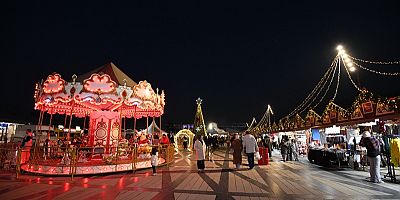 Yeni Yıl Festivali Akşam Saatlerine Renk Kattı