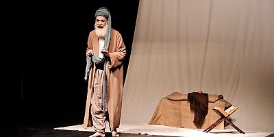 Yıldırım'da  ‘İmam-ı Azam Ebu Hanife’ Oyununa Yoğun İlgi