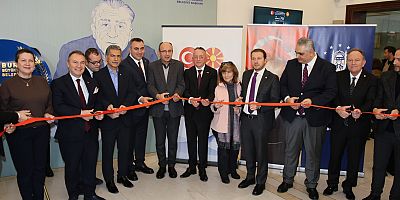 ‘Zer-i Nab’ Tezhip Sergisi Bursa’da Ziyarete Açıldı