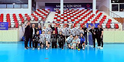 Zirvede Tek Başına