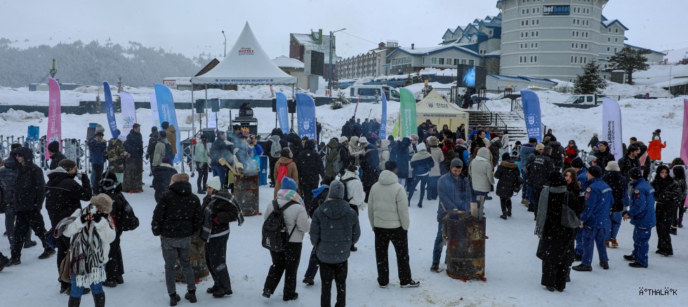 Uludağ Zirvesinde 'Gençlik Buluşması'