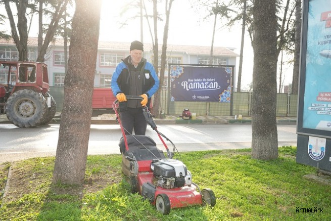 Yenişehir 'de Bayram Mesaisi : Şehir Bayrama Hazır!
